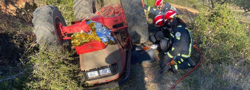 Un fallecido en Traiguera al volcar su tractor