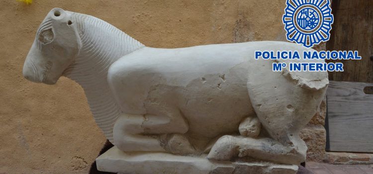 La Policía Nacional recupera una escultura de origen íbero fechada entre el siglo IV y V a.C.