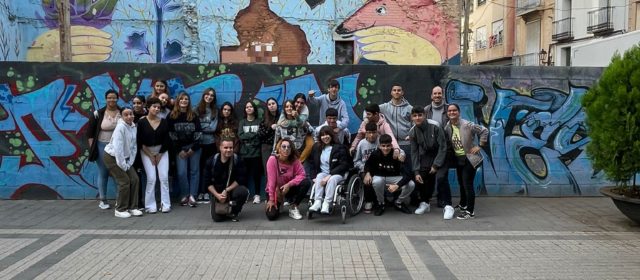 Sortida de l’IES Joan Coromines per veure i entendre les pintures murals de Benicarló