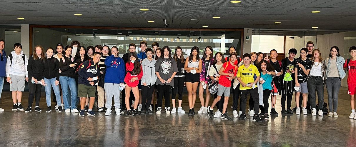 Alumnat del Joan Coromines, en una funció teatral que visibilitza les discapacitats