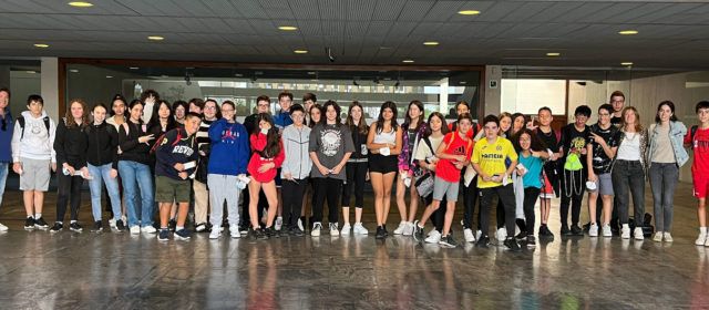 Alumnat del Joan Coromines, en una funció teatral que visibilitza les discapacitats