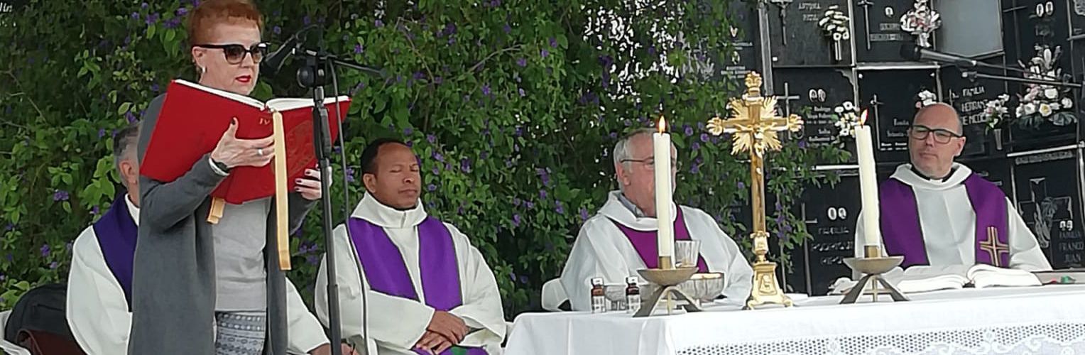Missa de difunts al cementeri de Vinaròs