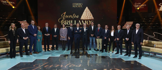 Morella y Peñíscola apadrinan a Aínsa y Mojácar para conseguir la iluminación navideña de Ferrero Rocher en esta nueva edición