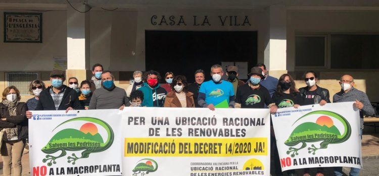 La Coordinadora presenta mocions als ajuntaments per a reivindicar poder de decisió en la implantació d’instal·lacions de renovables