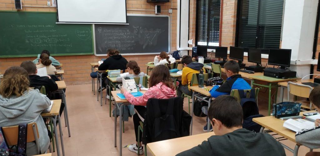 l’IES Leopoldo Querol: Biblioteca itinerant i sortida als jutjats i l’Ajuntament