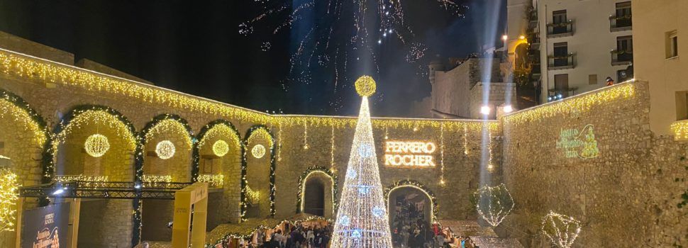Millón y medio de micro-leds llenarán de luz el casco antiguo de Peñíscola esta Navidad
