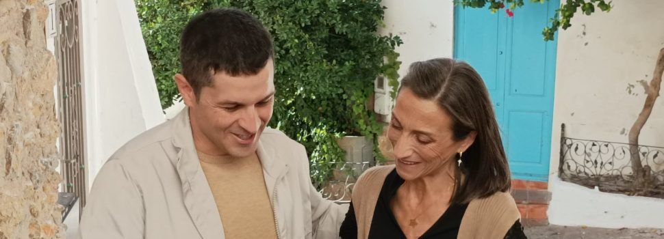 Las embajadoras de Peñíscola para Ferrero Rocher han viajado a Mojácar para llevarles la suerte de la victoria en esta edición