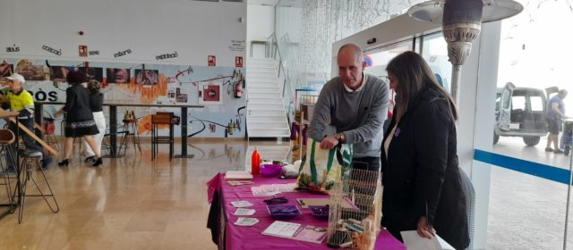 El Mercat de Vinaròs acull l’exposició “Es tracta de persones”