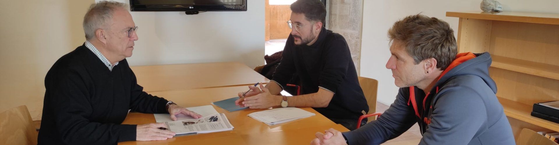 L’Ajuntament es reuneix amb Patrimoni per a recuperar les pintures policromades del centre històric