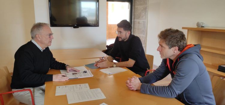 L’Ajuntament es reuneix amb Patrimoni per a recuperar les pintures policromades del centre històric