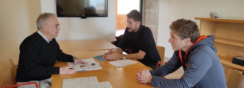 L’Ajuntament es reuneix amb Patrimoni per a recuperar les pintures policromades del centre històric