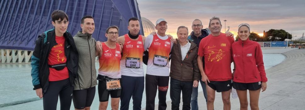 Un total d’11 fondistes del Club Esportiu Vinaròs participaren en la Marató de València