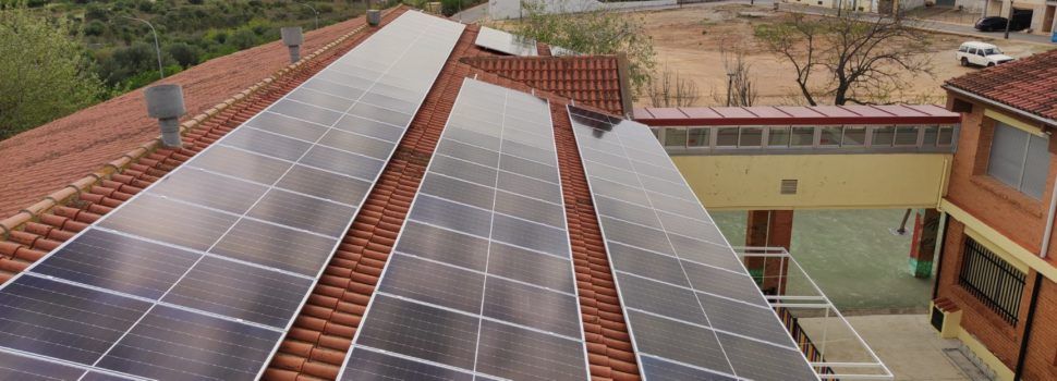 Càlig adjudica la instalación de placas solares en varios edificios municipales