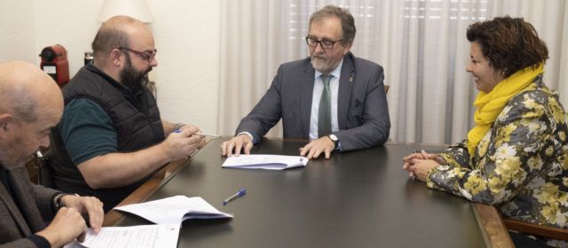 La Diputació de Castelló signa un conveni amb Cocemfe Maestrat per a millorar l’accessibilitat de la seua seu a Vinaròs