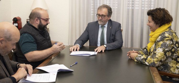 La Diputació de Castelló signa un conveni amb Cocemfe Maestrat per a millorar l’accessibilitat de la seua seu a Vinaròs