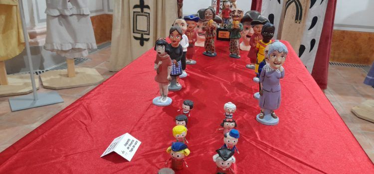 Exposició “Xicoteta gran mostra” dels Nanos i Gegants