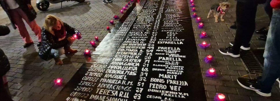 Femme Força Vinaròs fa un acte en record de les dones assassinades el 2022