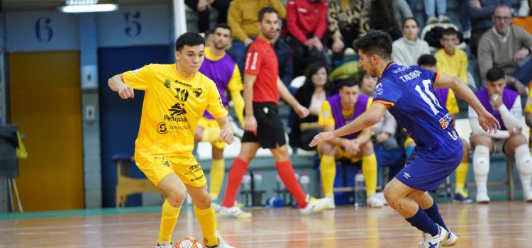 Goleada con autoridad del Servigroup Peñíscola en Zaragoza (2-8)