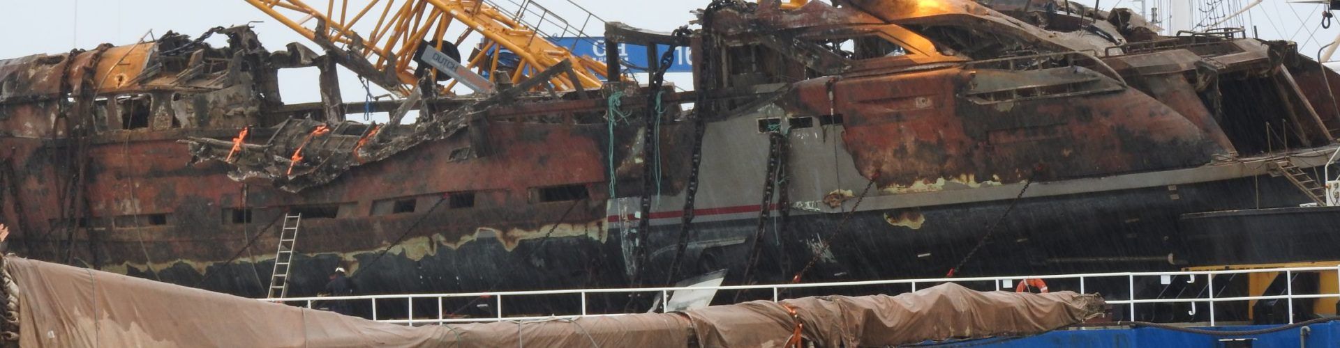 “Acumulació” de iots de luxe per a reciclar al port de Vinaròs