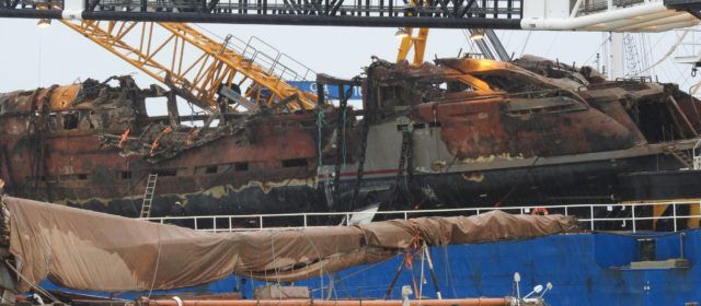 “Acumulació” de iots de luxe per a reciclar al port de Vinaròs