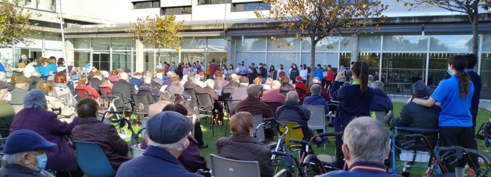 IES Leopoldo Querol: visita a la residència Onacare i arbre de Nadal matemàtic