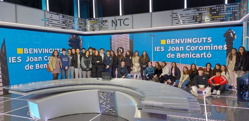 L’alumnat del Coromines de Benicarló visita els estudis d’À Punt i València