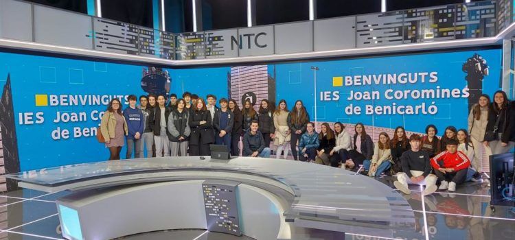 L’alumnat del Coromines de Benicarló visita els estudis d’À Punt i València