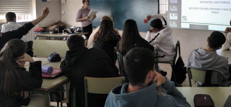 La UPCCA impulsa tallers en els centres educatius per a prevenir l’addicció als jocs d’apostes