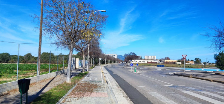 VOX critica el retraso en la remodelación del IES Vilaplana y pide reparar el asfalto de la avda. Gil de Atrocillo de Vinaròs