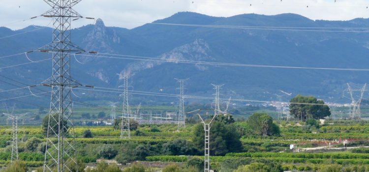 1500 kilòmetres d’alta tensió i desigualtats en la Transició desordenada