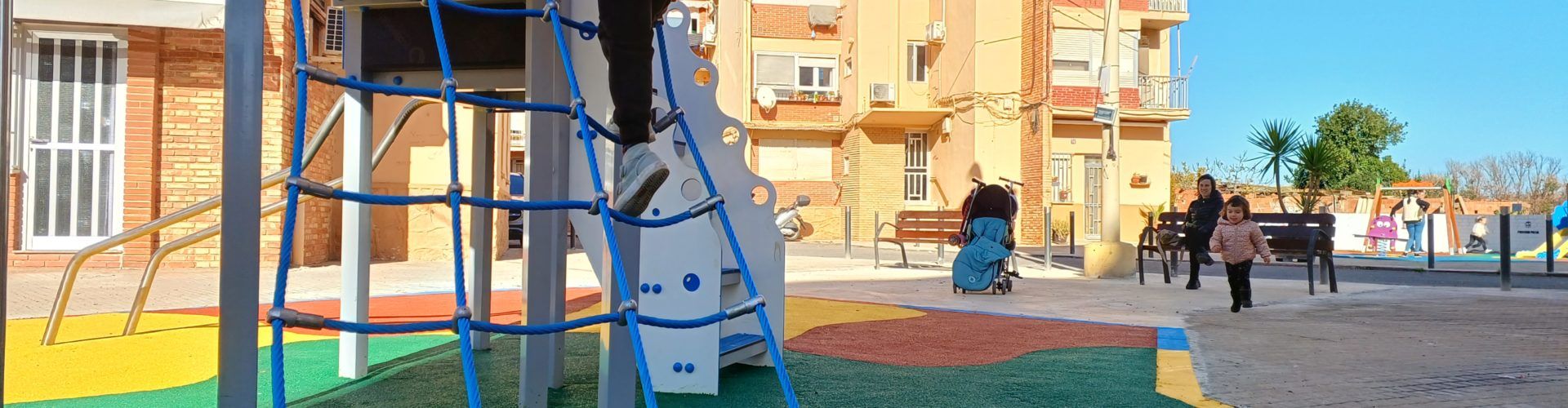 Benicarló renova el parc infantil del grup de Sant Bartomeu