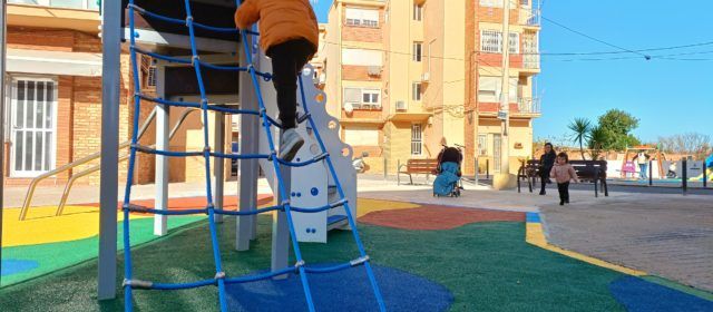 Benicarló renova el parc infantil del grup de Sant Bartomeu