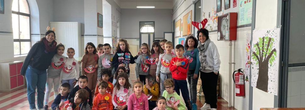240 xiquets i xiquetes gaudeixen de l’Escola de Nadal