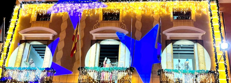Luz, color y alegría en la llegada de los Reyes Magos a Benicarló