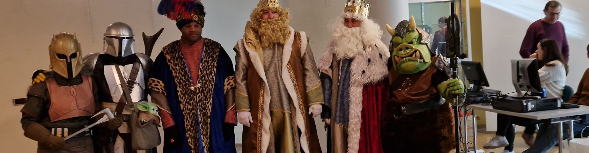 Els Reis d’Orient reparteixen regals a Caixa Vinaròs