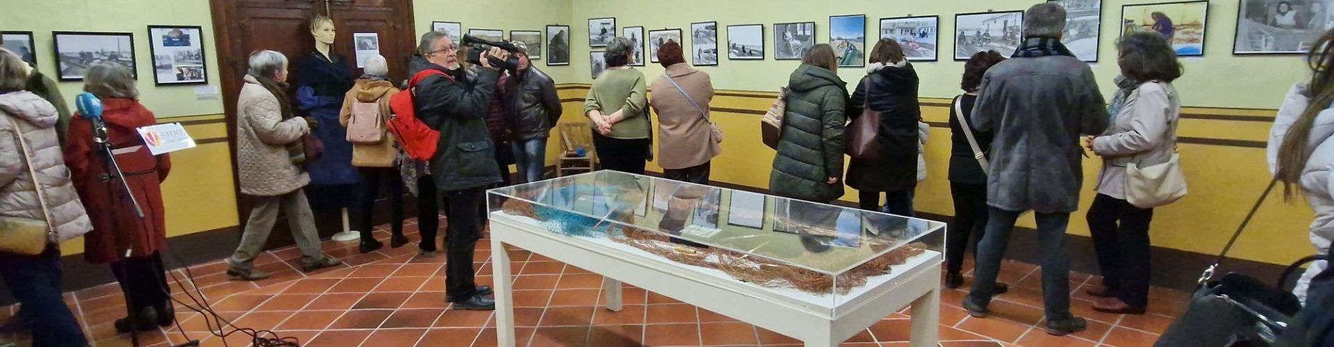 Exposició sobre les remendadores de xarxes de pesca a la Fundació Caixa Vinaròs