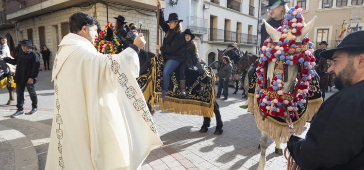 El Pregó inicia a Albocàsser les celebracions de Sant Antoni