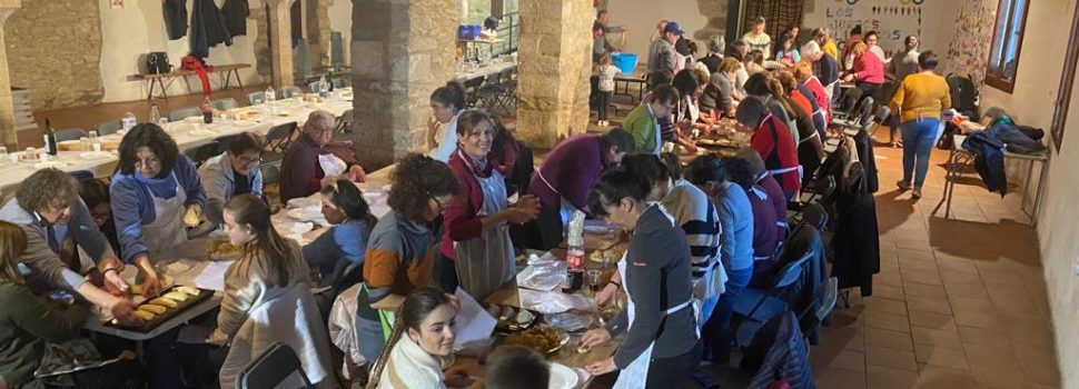 El Maio de Sant Antoni ja espera el foc a Castellfort