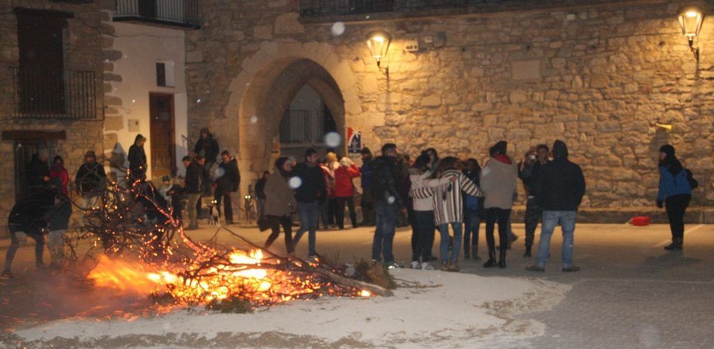 Foc i animals al Sant Antoni d’Ares del Maestrat
