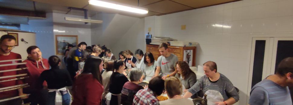 Vilafranca elabora els pastissos de Sant Antoni