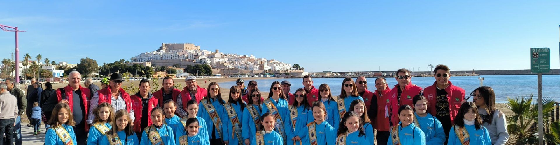 Peñíscola inicia la programación de San Antonio Abad con la tradicional bajada del tronco