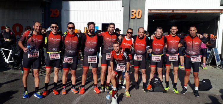 Quatre equips del Club Triatló Vinaròs competeixen amb èxit al Circuit Ricardo Tormo de Xest