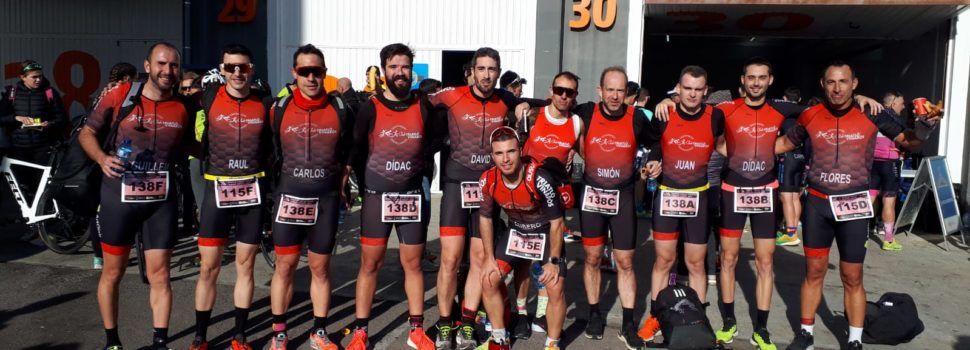 Quatre equips del Club Triatló Vinaròs competeixen amb èxit al Circuit Ricardo Tormo de Xest