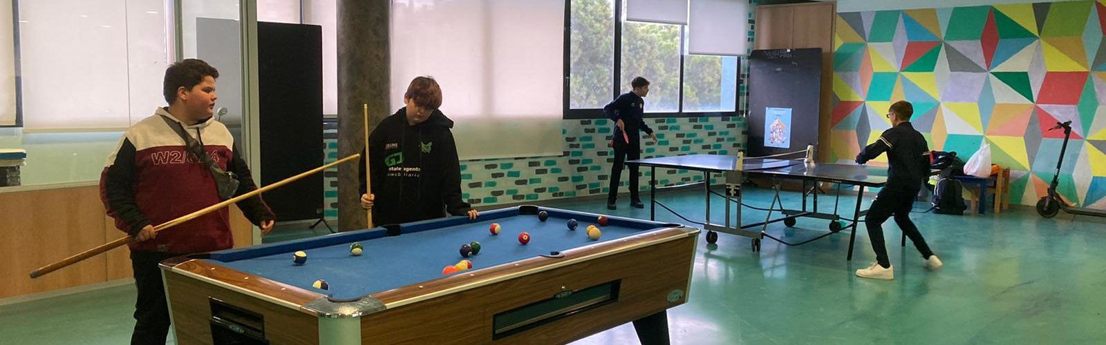 Robòtica, excursions i scape room en la programació del Centre Juvenil de Peníscola per a aquest trimestre