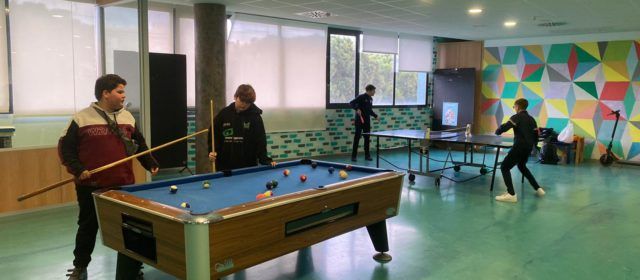 Robòtica, excursions i scape room en la programació del Centre Juvenil de Peníscola per a aquest trimestre