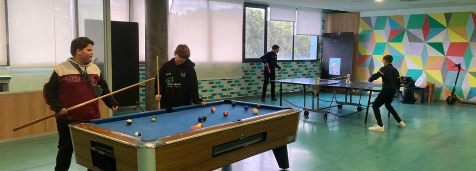 Robòtica, excursions i scape room en la programació del Centre Juvenil de Peníscola per a aquest trimestre