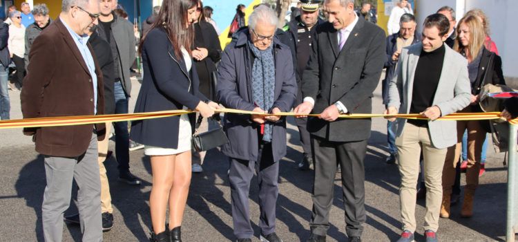 El Dr. Ramon Cugat inaugura la nova gespa de la UE Aldeana