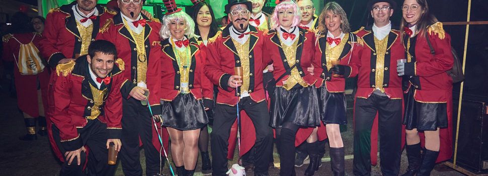 La nit més boja desborda les casetes de comparses