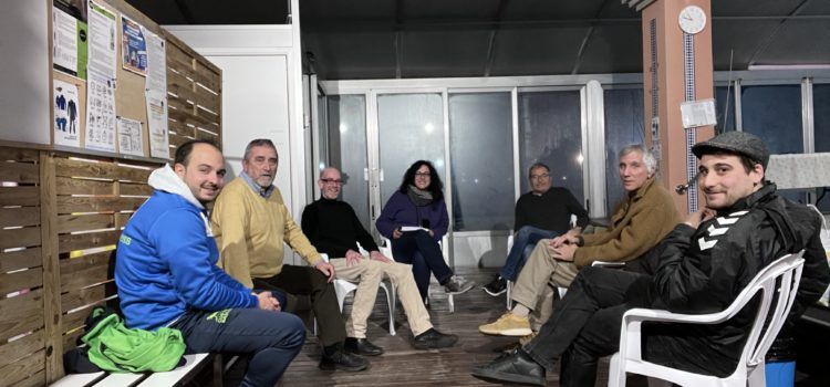 Compromís Benicarló es reuneix amb el Club de Natació per escoltar les seues necessitats i es compromet amb el futur de la piscina