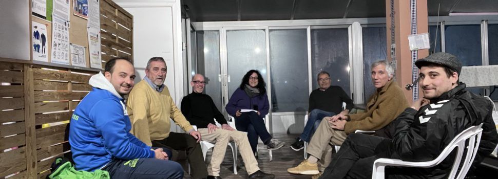 Compromís Benicarló es reuneix amb el Club de Natació per escoltar les seues necessitats i es compromet amb el futur de la piscina
